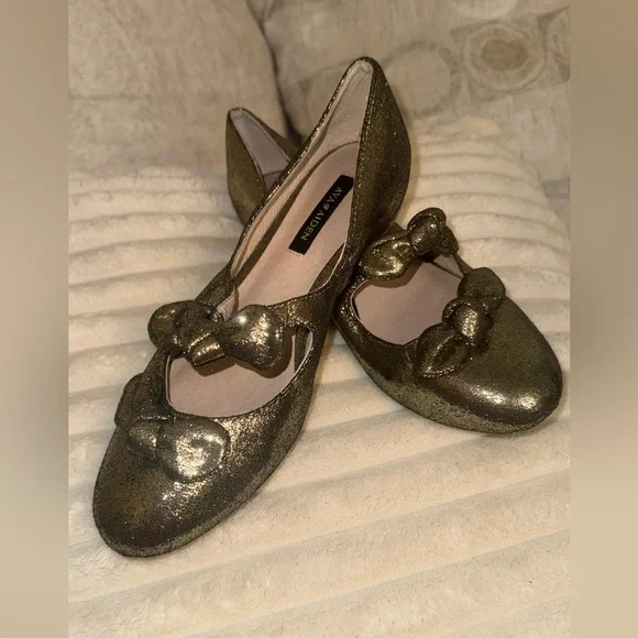 Ava & Aiden Gold Bow Flats - Picture 1 of 12